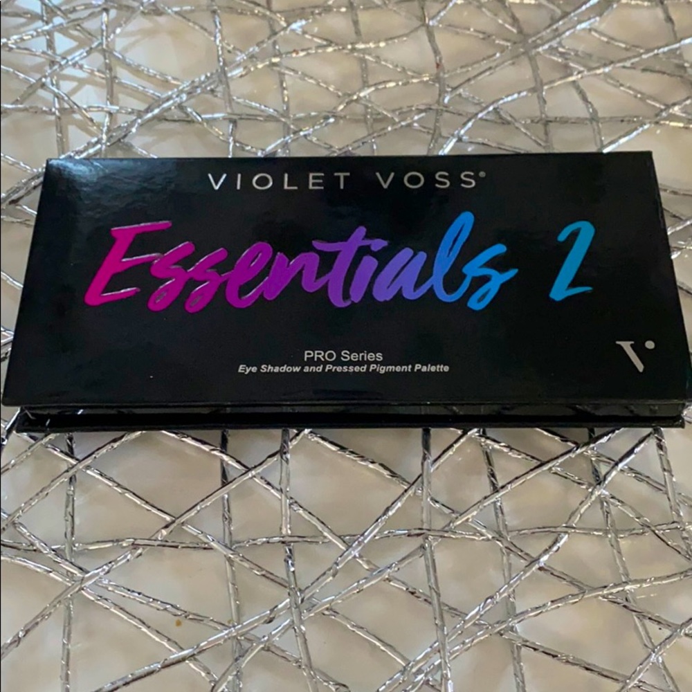 Essentials Pro series2 Eye Shadow Pallette
